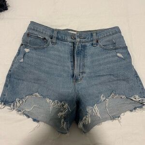 Abercrombie & Fitch 4” Mom High Rise Short